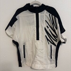 Nike men’s short sleeve 1/2 zip training hoodie sz M training basketball